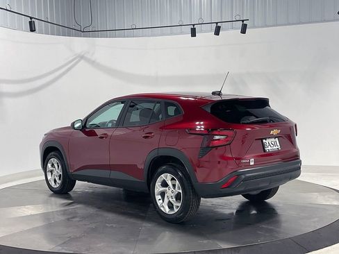 Used 2024 Chevrolet Trax LS w/ LS Convenience Package image 13