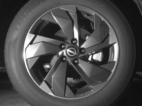 Used 2025 Nissan Rogue SV FWD image 13