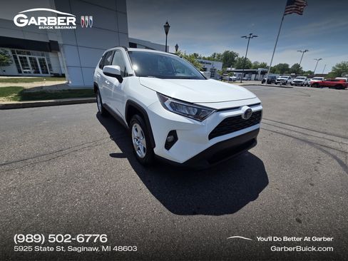 Used 2019 Toyota RAV4 XLE FWD image 1