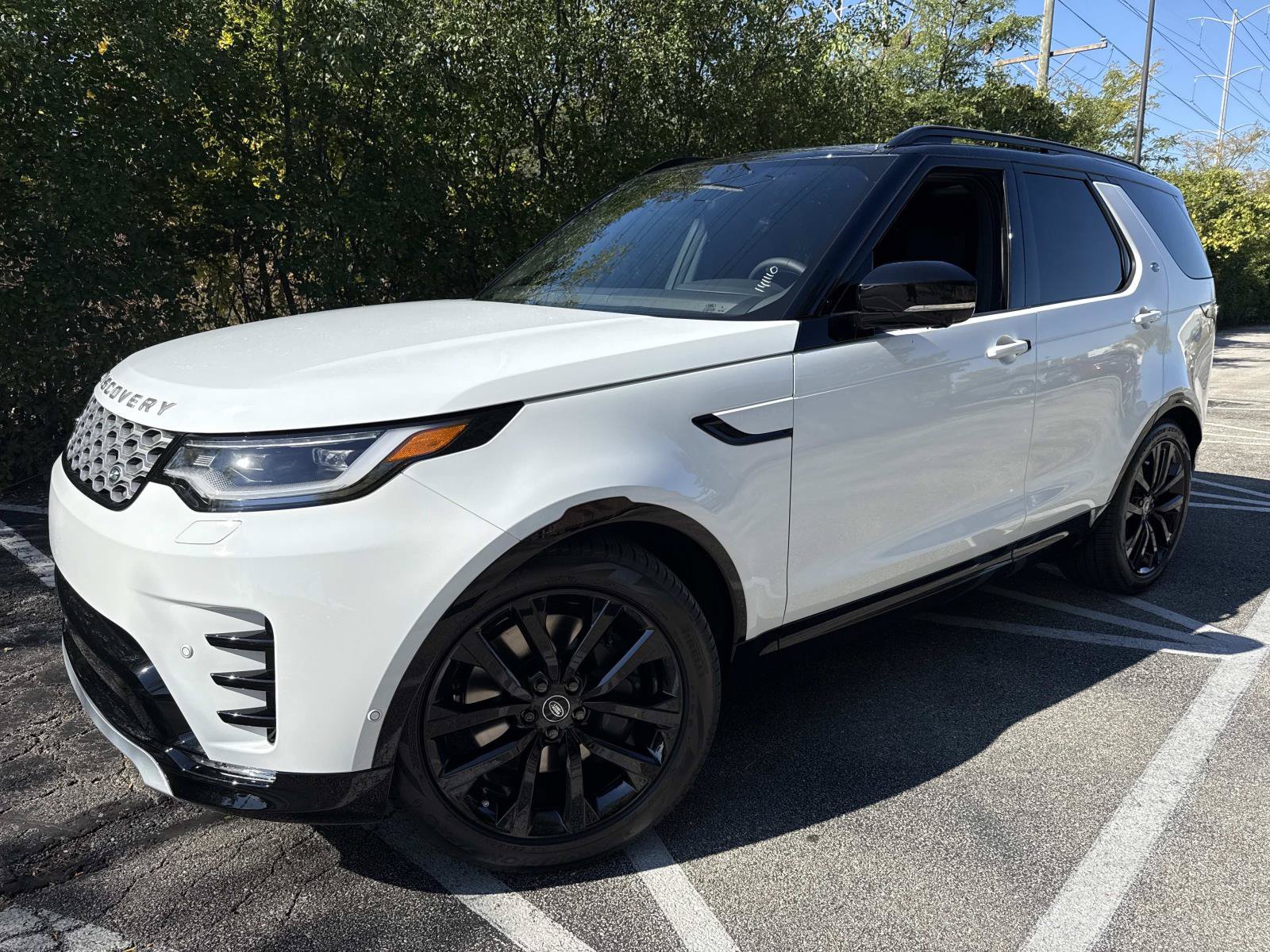 Certified 2026 Land Rover Discovery Limited Edition AWD/4WD image 1