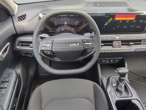 New 2026 Kia K4 LXS image 11