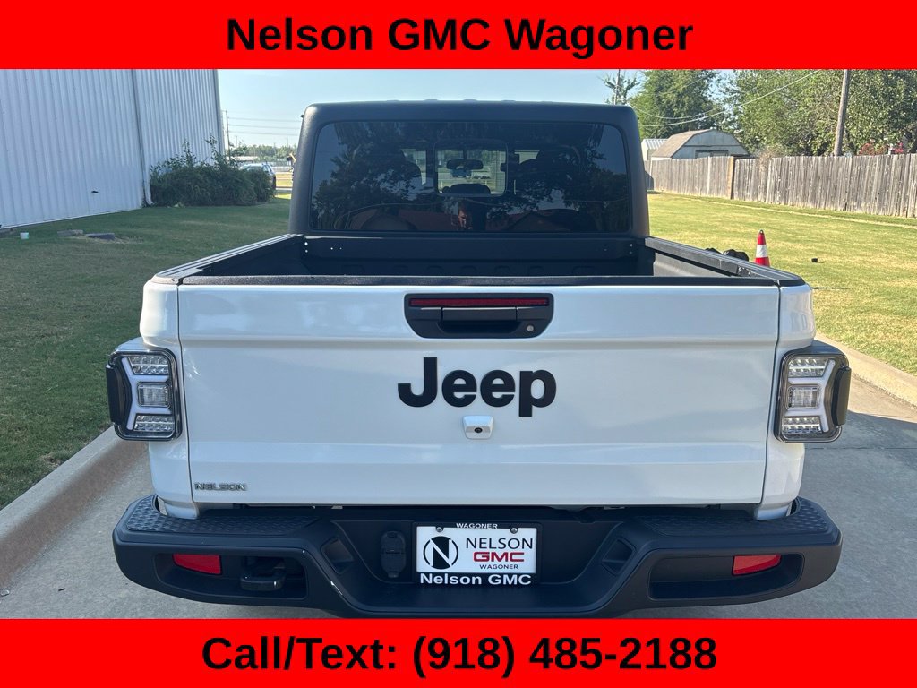 Used 2023 Jeep Gladiator Sport AWD/4WD image 5