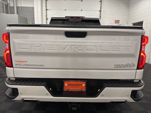 Used 2019 Chevrolet Silverado 1500 High Country w/ Technology Package AWD/4WD image 8