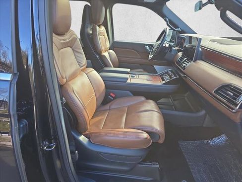Used 2023 Lincoln Navigator L Reserve image 10