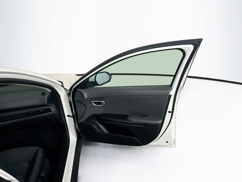Used 2025 Kia K4 FWD image 30