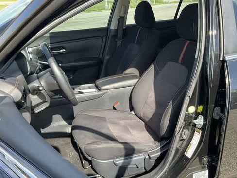 Used 2023 Nissan Sentra SR w/ Electronics Package FWD image 12