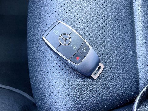 Used 2022 Mercedes-Benz GLC 300 4MATIC Coupe image 15