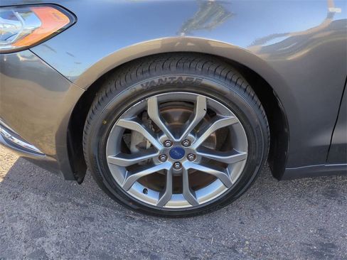 Used 2017 Ford Fusion SE w/ Equipment Group 201A image 32