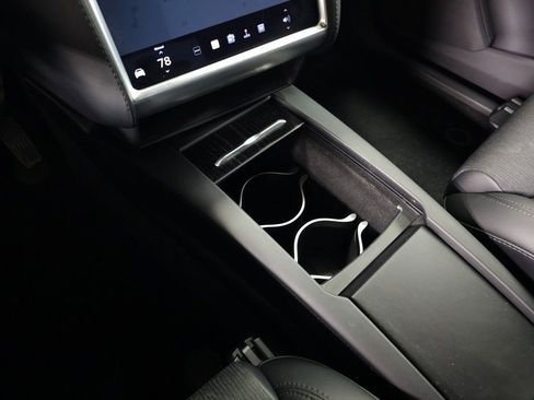 Used 2018 Tesla Model X 75D image 26