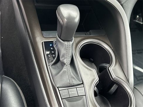 Used 2024 Toyota Camry SE image 28