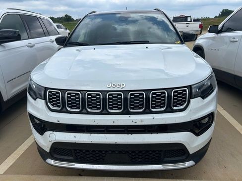 Used 2025 Jeep Compass Limited AWD/4WD image 15