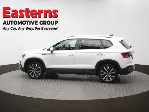 Used 2024 Volkswagen Taos SE FWD image 60