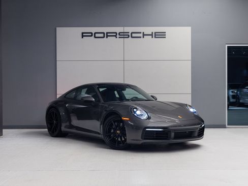 Certified 2024 Porsche 911 Carrera RWD image 9