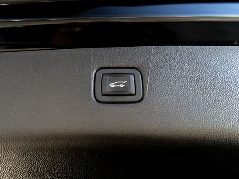 Used 2024 Chevrolet Blazer Premier AWD/4WD image 10