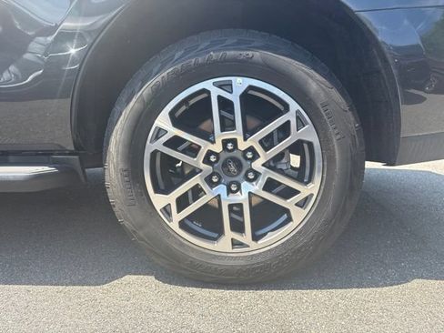 Used 2025 Ford Expedition Active AWD/4WD image 8