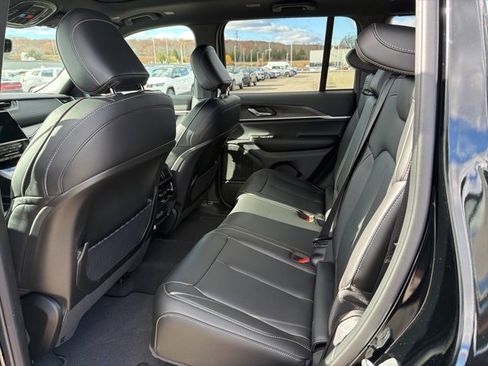 New 2025 Jeep Grand Cherokee Limited image 7