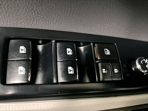 Certified 2020 Toyota Camry XLE w/ Driver Assist Package image 32