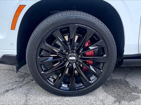 Certified 2026 Cadillac Escalade ESV V w/ LPO, ONYX Package AWD/4WD image 9