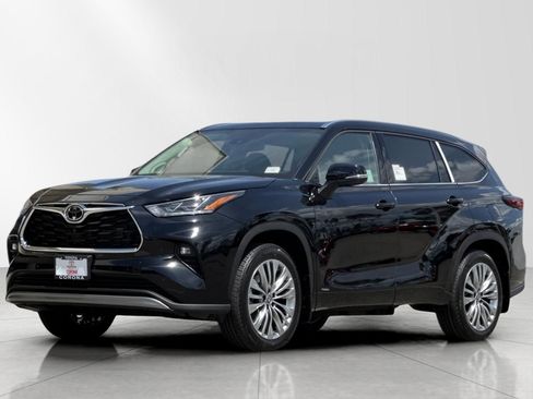 New 2026 Toyota Highlander Platinum AWD/4WD image 7