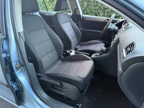 Used 2010 Volkswagen Golf 4-Door image 26