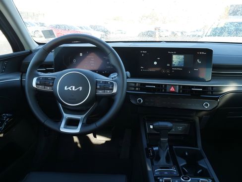 New 2025 Kia K5 EX image 18