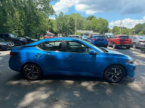 Used 2025 Nissan Sentra SV FWD image 8