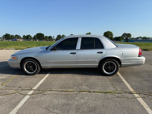Used 2007 Ford Crown Victoria Police Interceptor RWD image 3