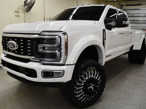 Used 2025 Ford F450 Platinum w/ Platinum Plus Package AWD/4WD image 1