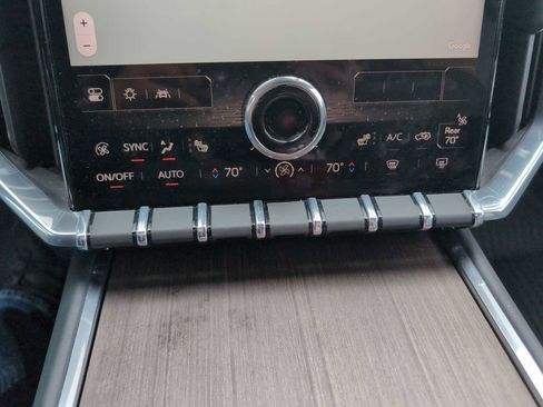 Used 2024 GMC Acadia Denali w/ Super Cruise Package image 18