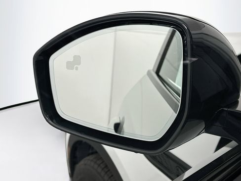 Used 2024 Jaguar E-PACE R-Dynamic SE image 16