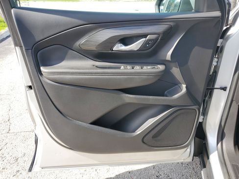 Used 2022 GMC Terrain SLE image 29