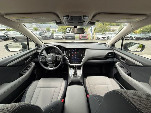 Used 2024 Subaru Outback Premium AWD/4WD image 33