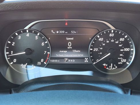 Used 2022 Nissan Frontier SV image 21