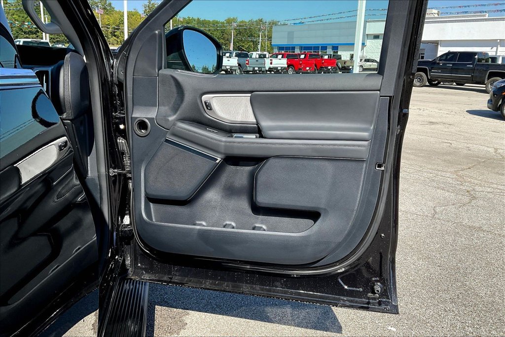 Used 2026 Ford Expedition Active AWD/4WD image 20