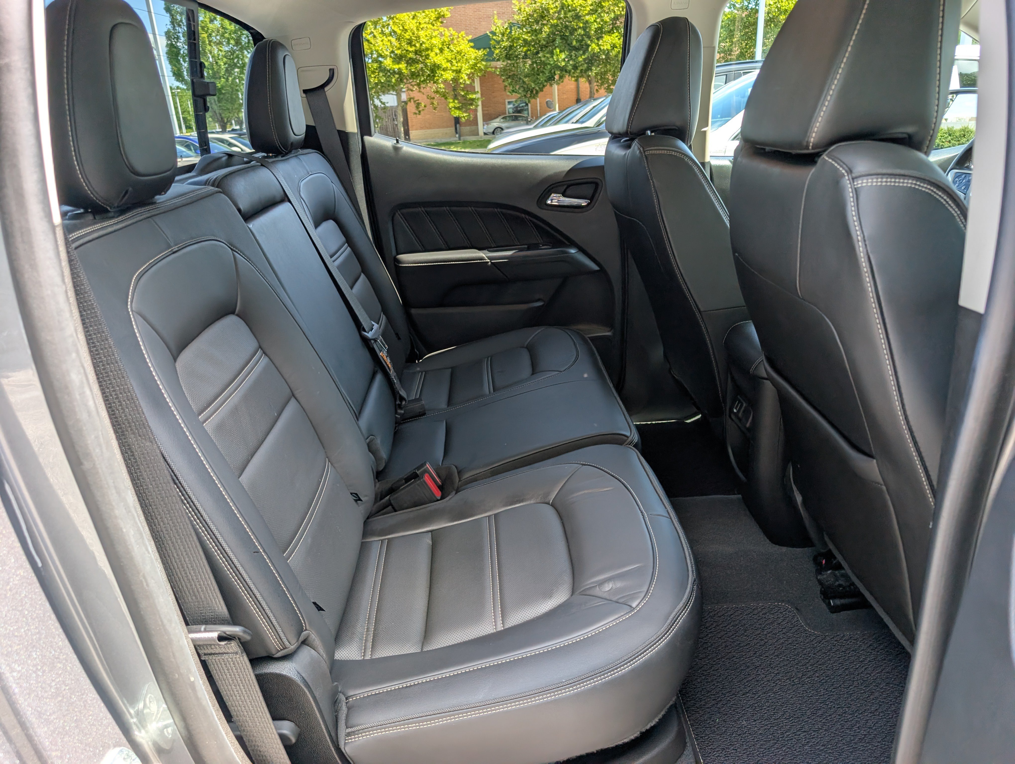 Used 2022 GMC Canyon Denali AWD/4WD image 13