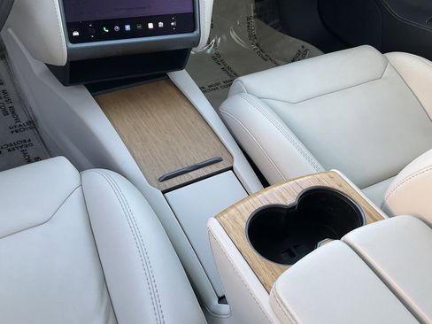 Used 2019 Tesla Model S Long Range image 45