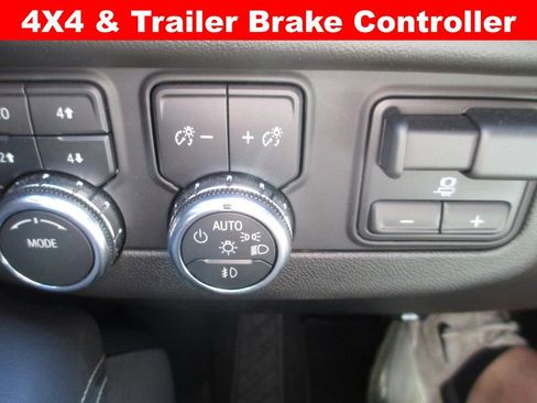 Used 2025 GMC Yukon Elevation w/ Elevation Premium Package AWD/4WD image 21