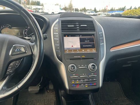 Used 2017 Lincoln MKC Reserve image 23