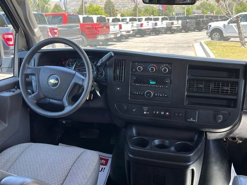 Used 2020 Chevrolet Express 3500 LT w/ LT Preferred Equipment Group RWD image 20