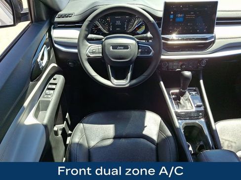 Used 2025 Jeep Compass Limited AWD/4WD image 3