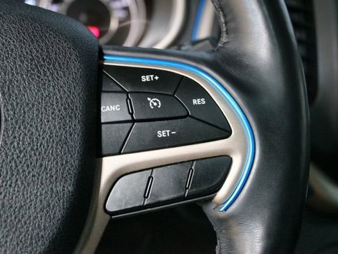 Used 2018 Jeep Cherokee High Altitude AWD/4WD image 16