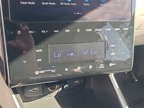 Used 2024 Hyundai Tucson Limited image 35