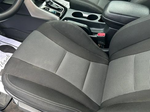 Used 2017 Hyundai Elantra GT FWD image 10