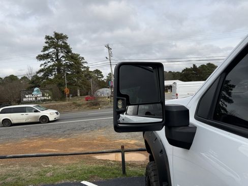 Used 2022 Chevrolet Silverado 2500 Custom w/ Custom Value Package image 11