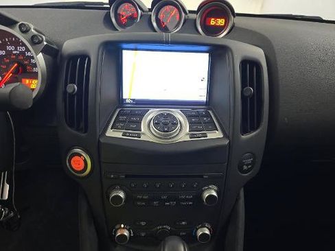 Used 2019 Nissan 370Z Touring Sport RWD image 17
