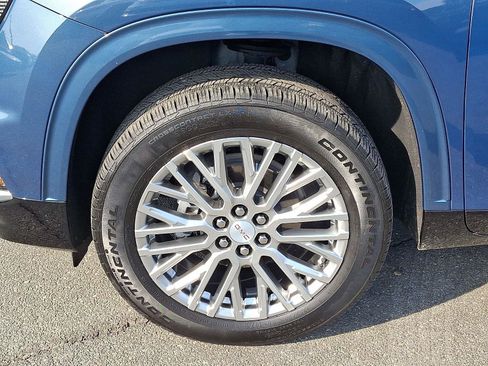 Used 2024 GMC Acadia Denali image 13