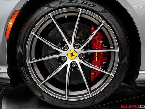 Used 2022 Ferrari 812 GTS image 23