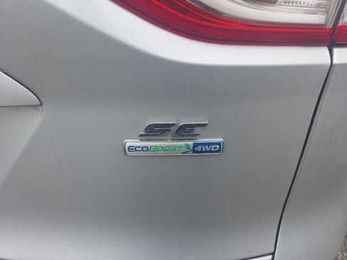 Used 2015 Ford Escape SE w/ Equipment Group 201A image 3