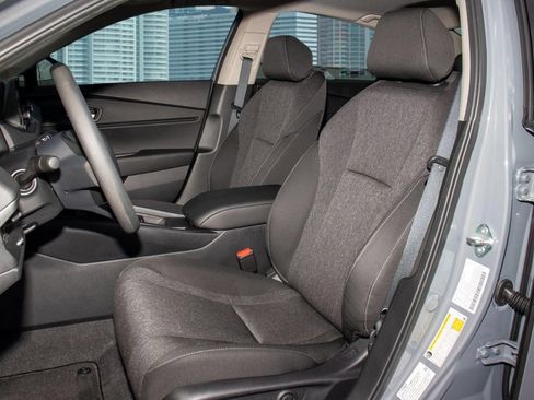 Certified 2025 Honda Accord SE image 17