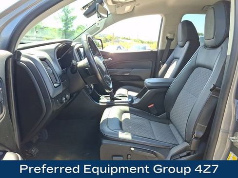 Used 2021 Chevrolet Colorado Z71 AWD/4WD image 2